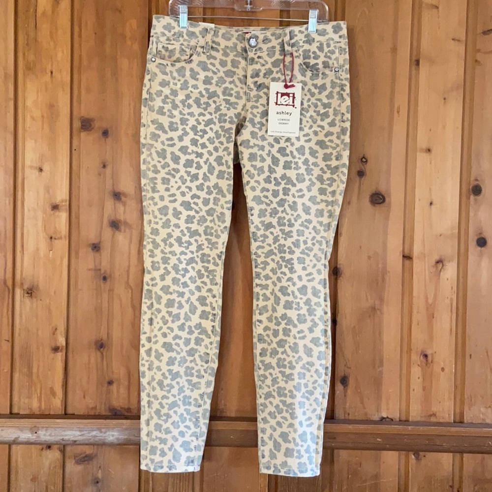 L.E.I. Ashley Lowrise Skinny Paants